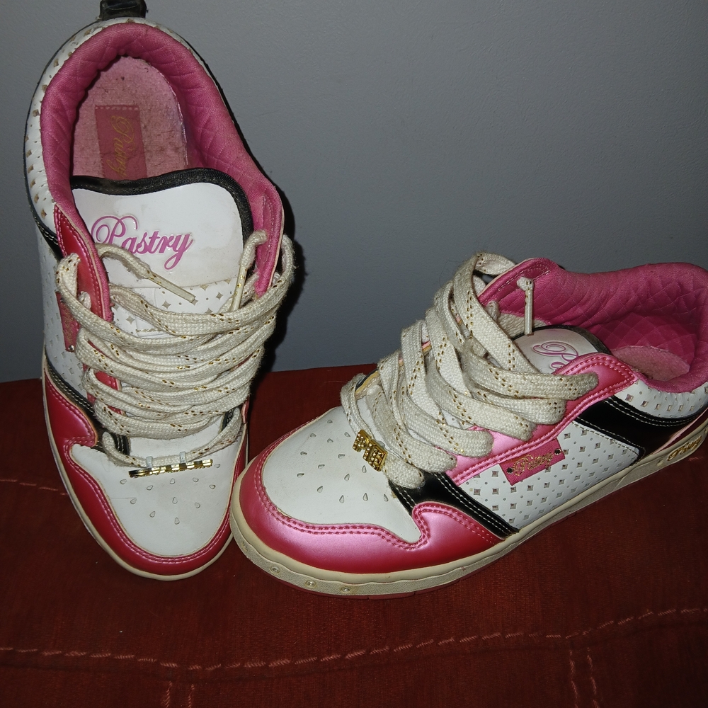 Pastry Women’s Low-Top Sneakers in White, Pink, Black